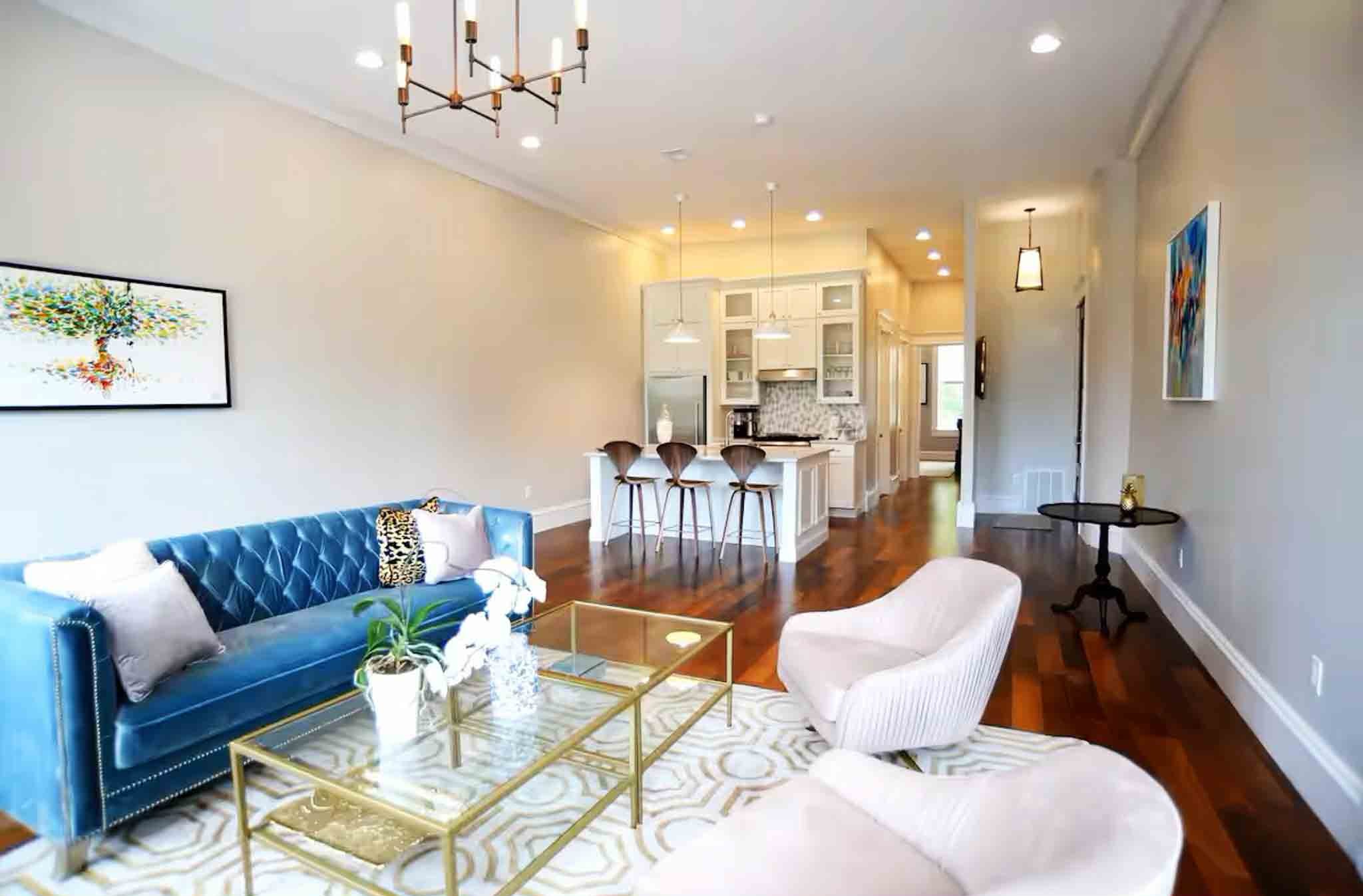 Bijou Apartment — two-bedroom apartment overlooking the Humboldt city square